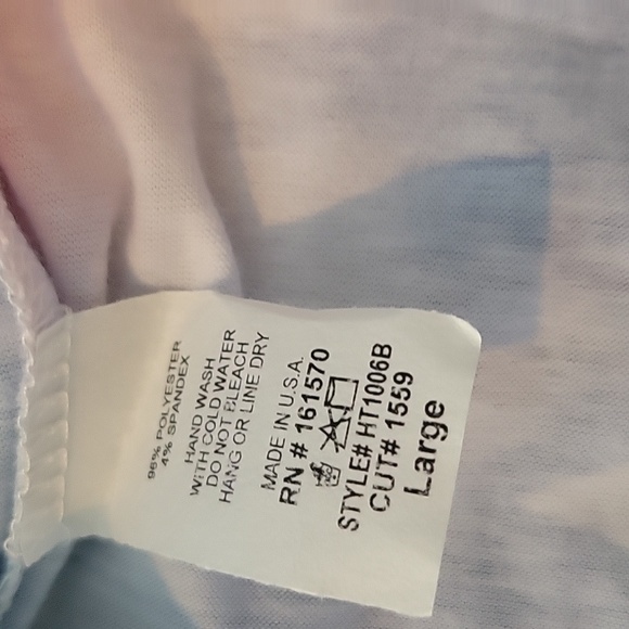 Colorful star top with open shoulders NWOT - Picture 4 of 5